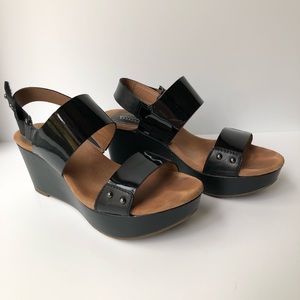 Clark’s artisan patent leather sandals size 8